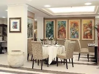 Hotel Vittorio Emanuele Sassari 3*,
