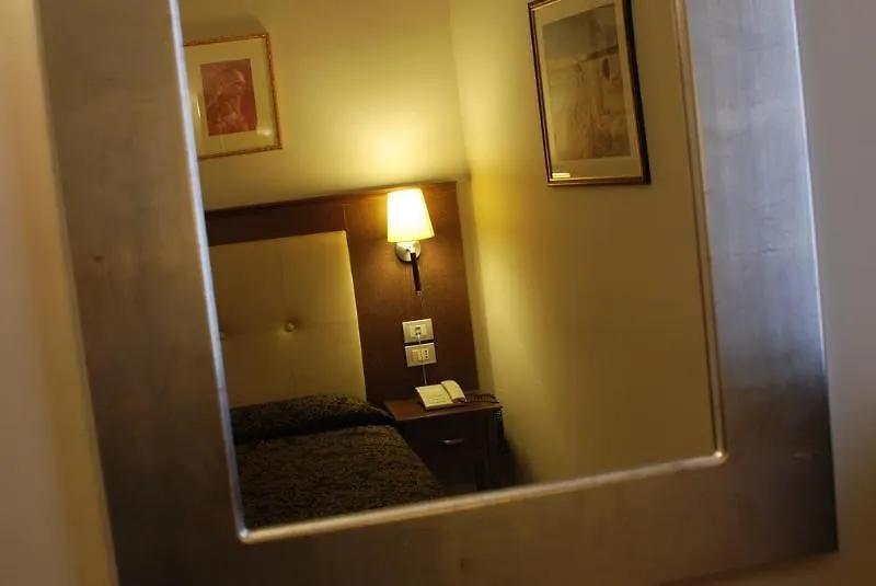 Hotel Vittorio Emanuele Sassari 3*,