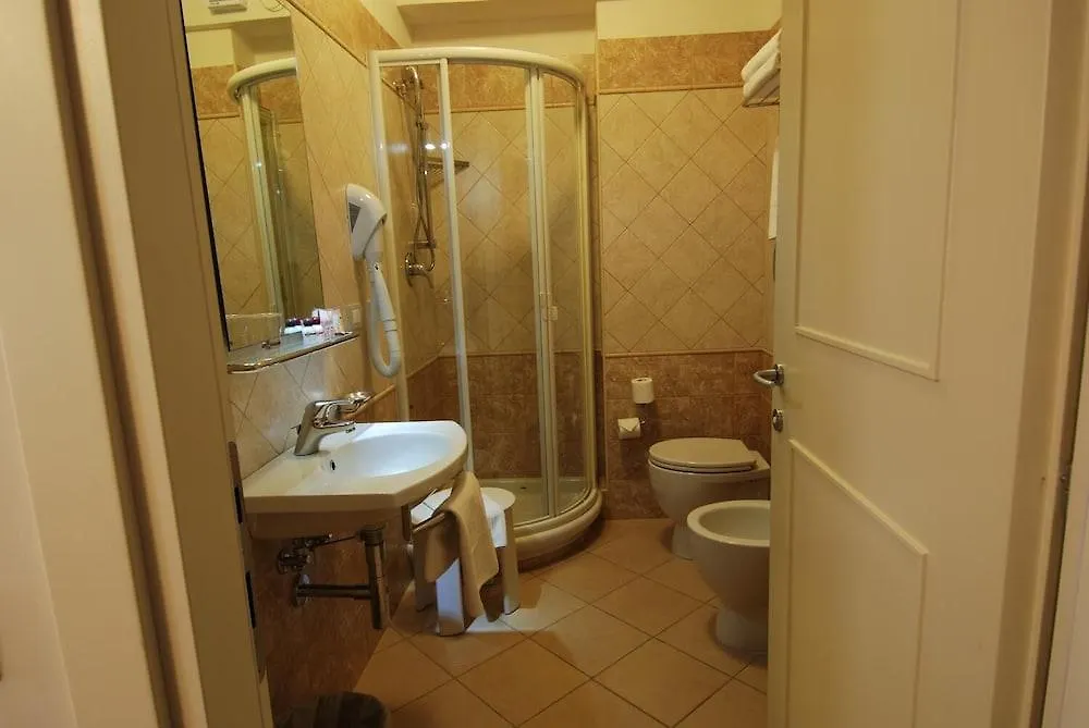 Hotel Vittorio Emanuele Sassari 3*,  Italia